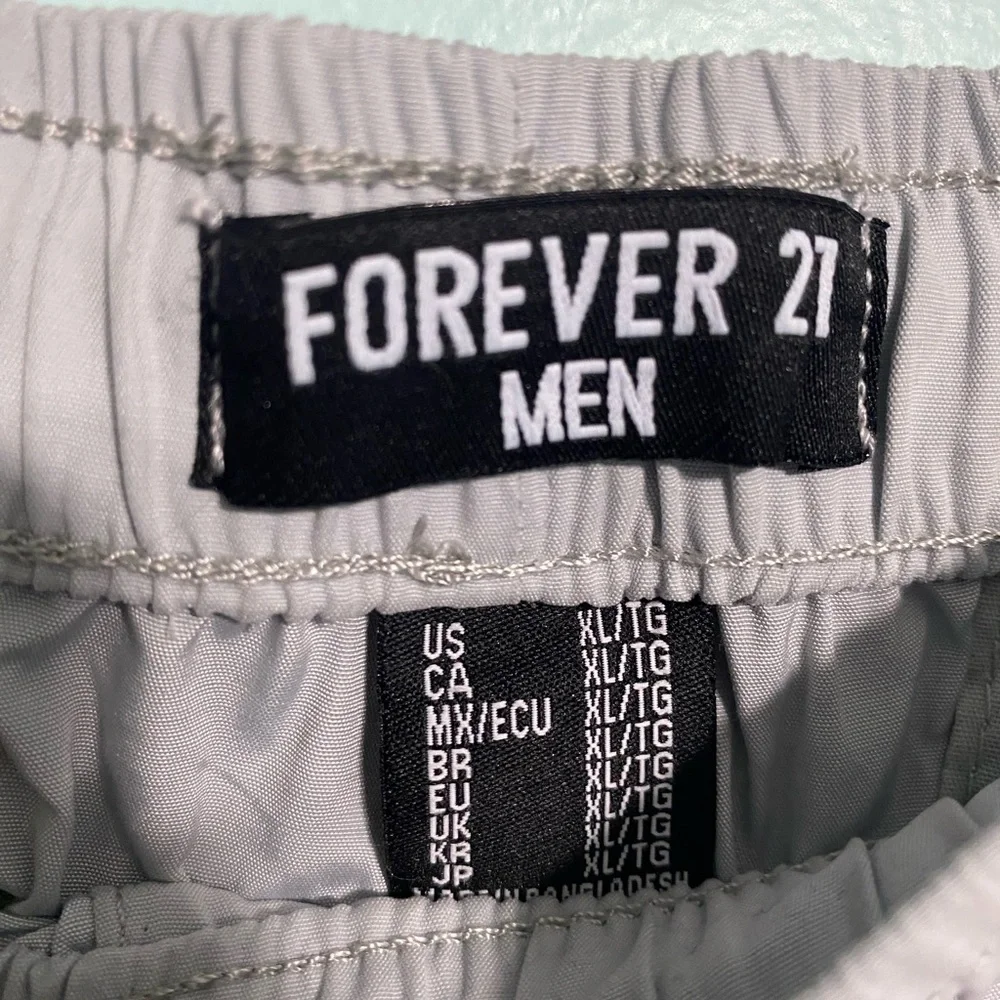 Forever 21 Gray Cargo Pants with Utility Design - Picture 3 of 4